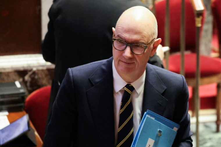 Le ministre de l'Economie, roland Lescure, à l'Assemblée nationale, le 13 janvier 2025 à Paris ( AFP / Ludovic MARIN )