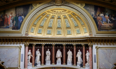 Les statues et le plafond du Sénat à Paris, le 16 mars 2023 ( AFP / Ludovic MARIN )