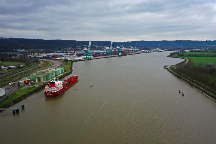 ( AFP / LOU BENOIST )