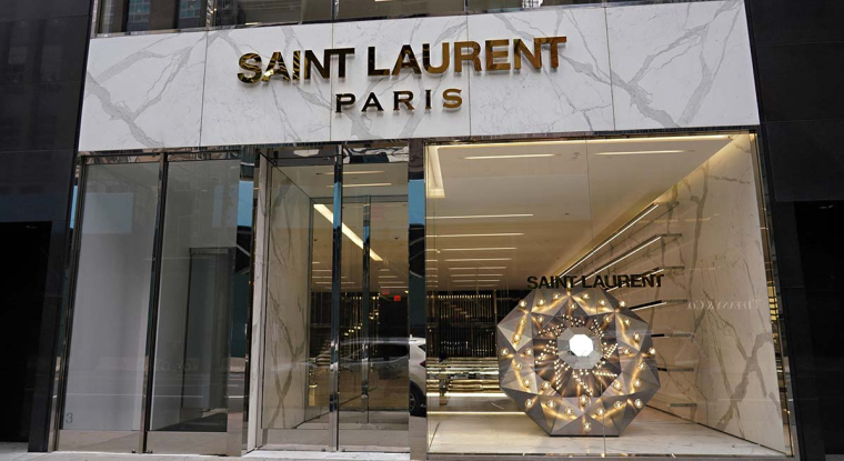 Saint Laurent, deuxième maison de luxe du groupe, donne satisfaction avec une croissance de 7%.. (© AFP)