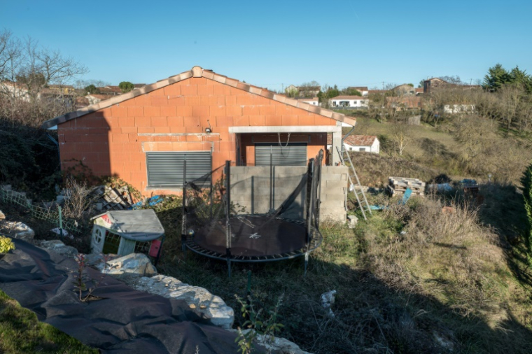 La maison de Delphine et Cédric Jubillar, le 19 décembre 2021 à Cagnac-les-Mines, dans le Tarn ( AFP / FRED SCHEIBER )