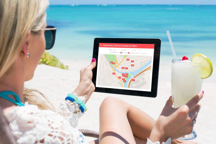 Les locations touristiques bientôt taxées en TVA ? -iStock-grinvalds.jpg