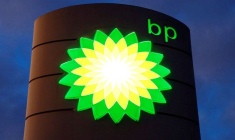 BP RÉDUIT SON DIVIDENDE APRÈS UNE CHUTE RECORD DE SES BÉNÉFICES AU T2