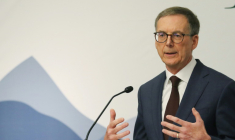 Le gouverneur de la Banque du Canada, Tiff Macklem, lors d'un discours de clôture de la réunion des ministres des Finances et des gouverneurs des banques centrales du G7 à Banff, en Alberta, au Canada, le 22 mai 2025 ( AFP / Dave Chidley )