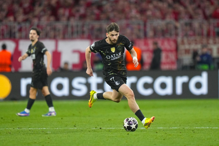 Kvaratskhelia établit un nouveau record en Ligue des champions