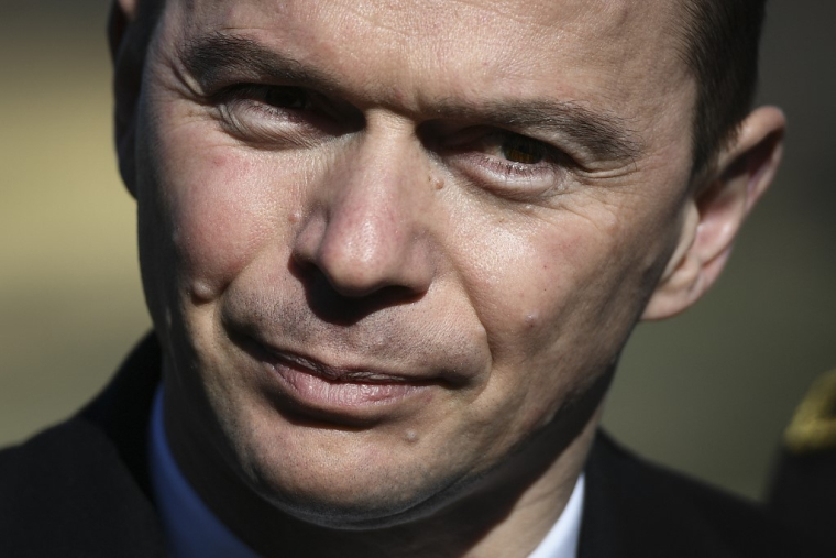 Le ministre du Travail Olivier Dussopt (ici à Saint-Julien-du-Puy, dans le Tarn, le 2 février 2023) veut augmenter de deux ans l'âge pour une indemnisation plus longue du chômage des seniors.  ( AFP / VALENTINE CHAPUIS )