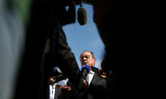 L'ancien président et actuel parlementaire français François Hollande lors de sa visite dans une foire agricole à Châlons-en-Champagne, dans la Marne, le 3 septembre 2026 ( AFP / Sameer AL-DOUMY )