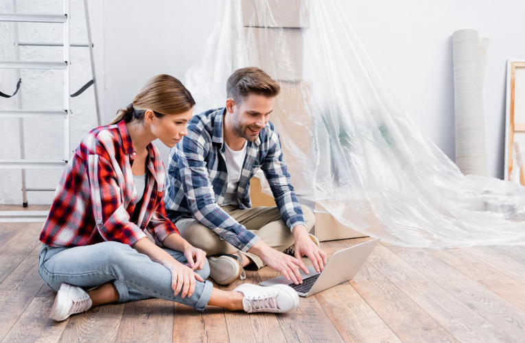 Pour réduire le coût de vos travaux, vous pouvez vous tourner vers les plateformes spécialisées. ( crédit photo : Shutterstock )