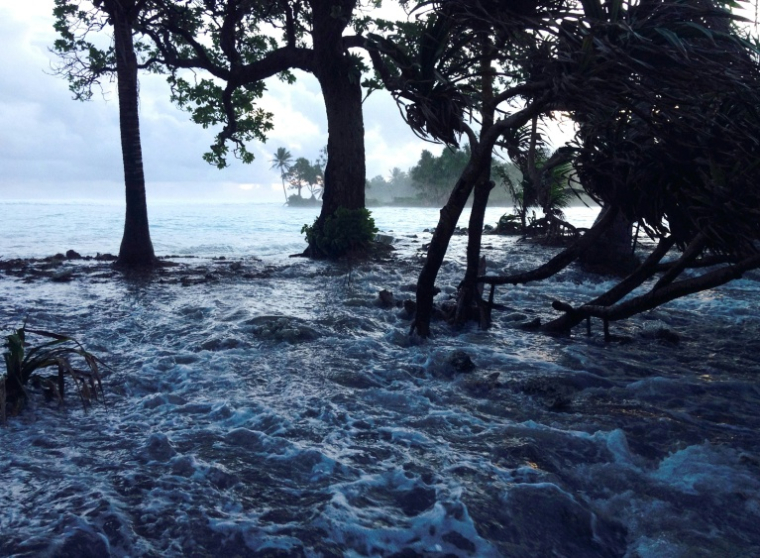 Inondations sur l'atoll de Majuro, aux îles Marshall, dans l'océan Pacifique le 3 mars 2014 ( AFP / GIFF JOHNSON )