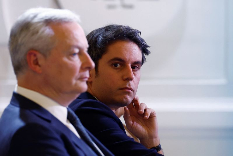 Le président français Macron tient une conférence de presse au palais de l'Élysée à Paris