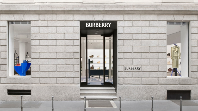 Une nouvelle boutique Burberry, à Milan. (crédit : Burberry)