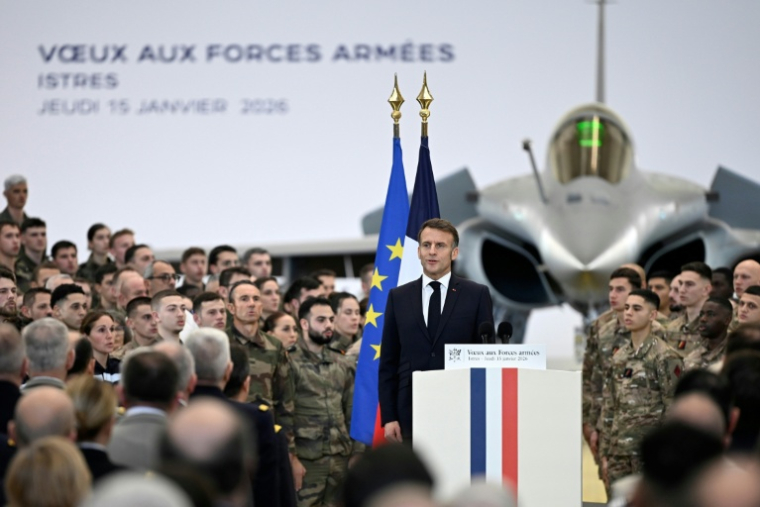 Le président Emmanuel Macron présente ses voeux aux forces armées sur la base aérienne militaire d'Istres, le 15 janvier 2026 dans les Bouches-du-Rhône ( POOL / Philippe Magoni )