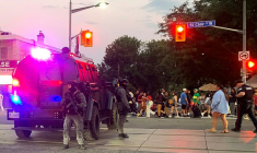 La police se déploie sur les lieux d'une fusillade à Toronto, le 11 juillet 2026 ( AFP / Jorge UZON )