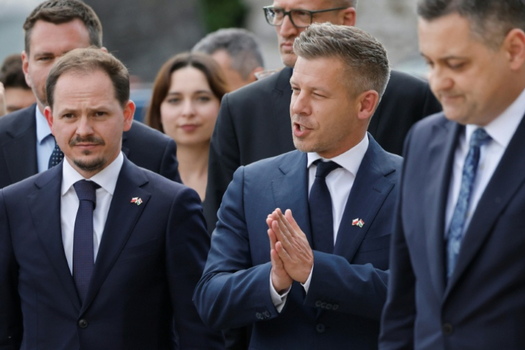Le Premier ministre hongrois Peter Magyar à Cracovie le 19 mai 2026 ( AFP / Wojtek RADWANSKI )