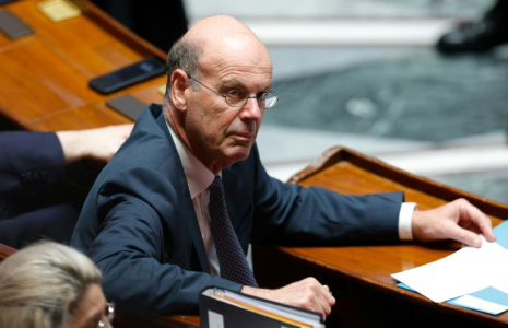 Le ministre de l'Economie Eric Lombard à l'Assemblée nationale, le 10 juin 2025 à Paris ( AFP / GEOFFROY VAN DER HASSELT )