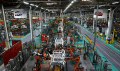 LA PÉNURIE DE PUCES DANS L'AUTO VA DURER PLUSIEURS MOIS