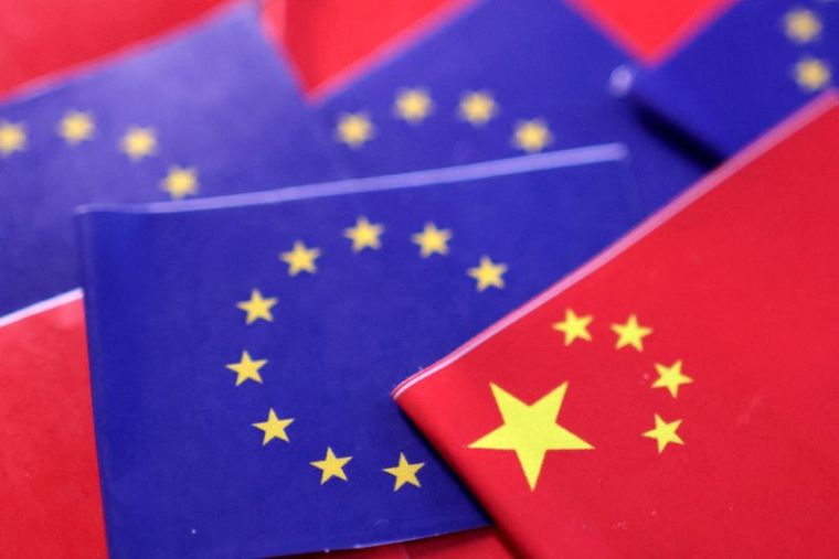 Illustration des drapeaux de l'Union Européenne et de la Chine