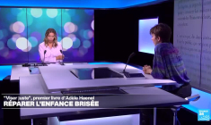 "Viser juste" d’Adèle Haenel : écrire pour se reconstruire