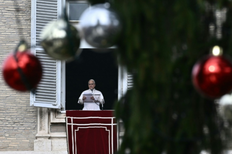 Le pape Léon XIV s'adresse aux pélerins sur la Place Saint-Pierre au Vatican le 4 janvier 2026 ( AFP / Filippo MONTEFORTE )