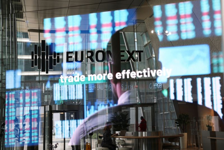 La bourse Euronext dans le quartier d'affaires de La Défense à Paris