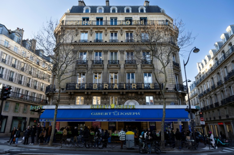 Le magasin Gibert Joseph sur le boulevard Saint Michel, à Paris, le 1er février 2025 ( AFP / Sébastien DUPUY )