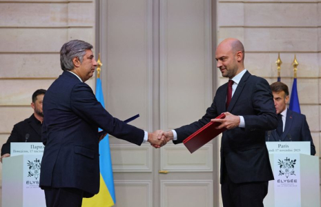 Emmanuel Macron rencontre Volodimir Zelensky au Palais de l'Élysée à Paris