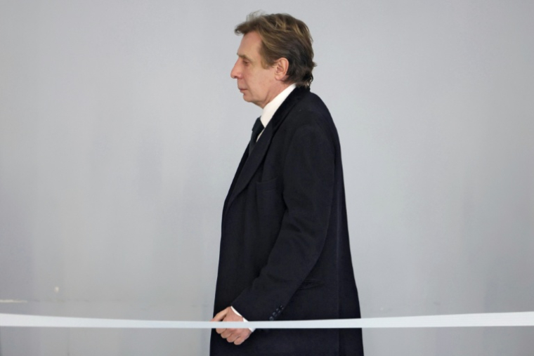 L'avocat Olivier Pardo, à son arrivée au tribunal à Nanterre, dans les Hauts-de-Seine, le 1er décembre 2025 ( AFP / Thomas SAMSON )