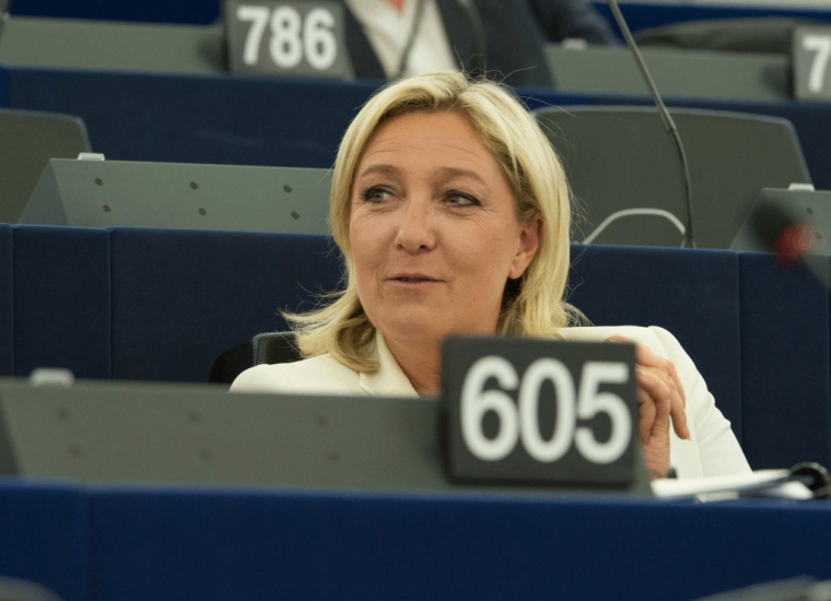 Marine Le Pen refuserait de rendre 300.000 euros au parlement européen