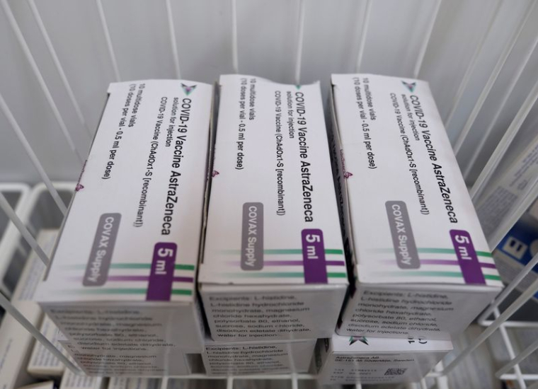LA FRANCE VA DONNER 100.000 DOSES DE VACCIN ASTRAZENECA AUX PAYS PAUVRES