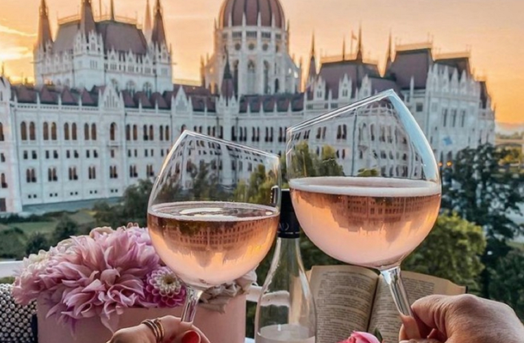 Profitez de Budapest le temps d’un week-end. crédit photo : Capture d’écran Instagram @corinthiabud