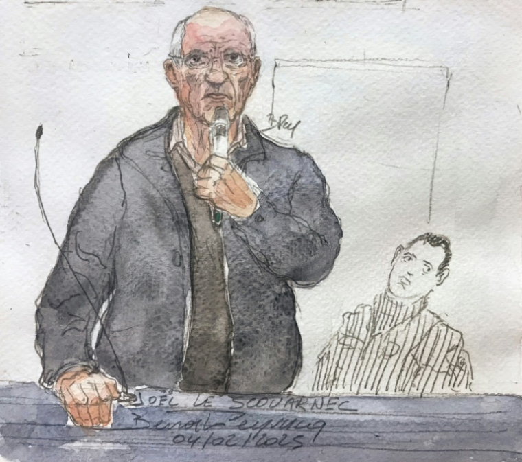 Croquis du chirurgien pédocriminel Joël Le Scouarnec à l'audience du 4 mars 2025, à Vannes ( AFP / Benoit PEYRUCQ )