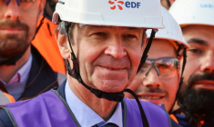 Le PDG d'EDF, Bernard Fontana, photographié à Petit-Caux (Seine-Maritime) le 12 mars 2026 ( POOL / Ludovic MARIN )