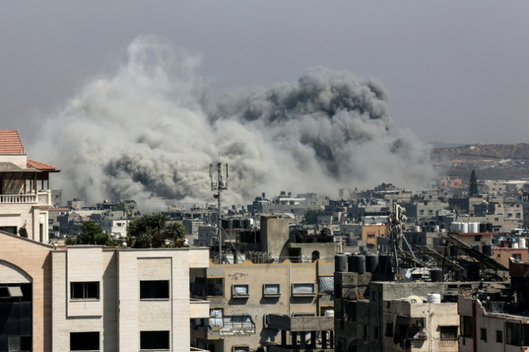 Nuage de fumée au-dessus de Jabalia, dans le nord de la bande de Gaza, après une frappe israélienne le 19 juin 2025 ( AFP / Omar AL-QATTAA )