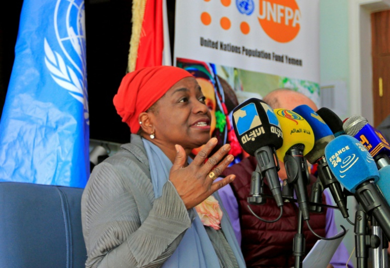 Natalia Kanem, directrice du Fonds des Nations Unies pour la population (FNUAP), lors d'une conférence de presse à Sanaa, au Yémen, le 22 mars 2021 ( AFP / Mohammed HUWAIS )