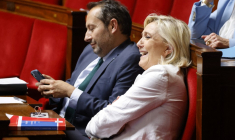 Sébastien Chenu et Marine Le Pen, le 3 juin 2024, à l'Assemblée nationale ( AFP / LUDOVIC MARIN )