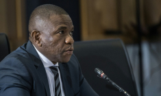 South African Provincial Police Commissioner Nhlanhla Mkhwanazi accused police minister of corruption ( AFP / Phill Magakoe )