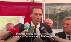 Dans le Var, le feu toujours pas fixé mais ne progresse plus