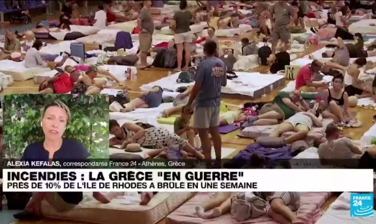 Incendies en Grèce : à Rhodes et Corfou, des milliers de touristes évécués