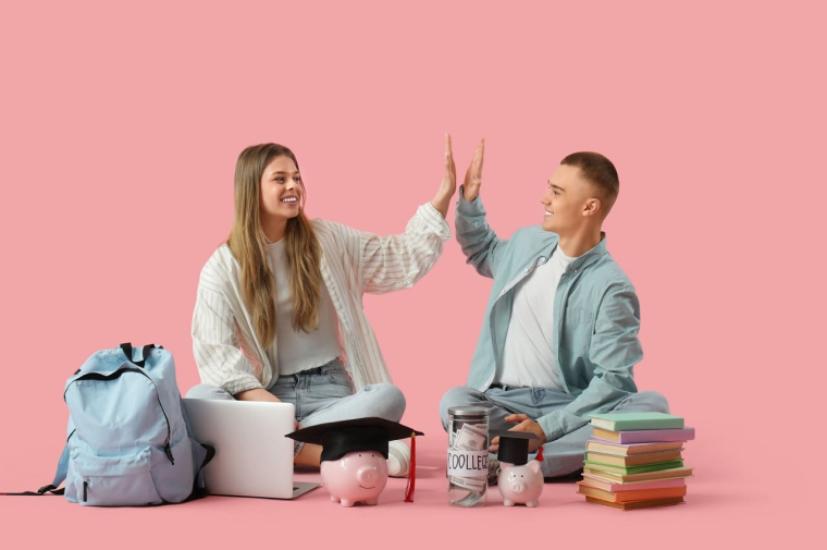 (Quelle méthode suivre pour vulgariser la notion de budget auprès des adolescents ? - Crédit photo : Adobe Stock)