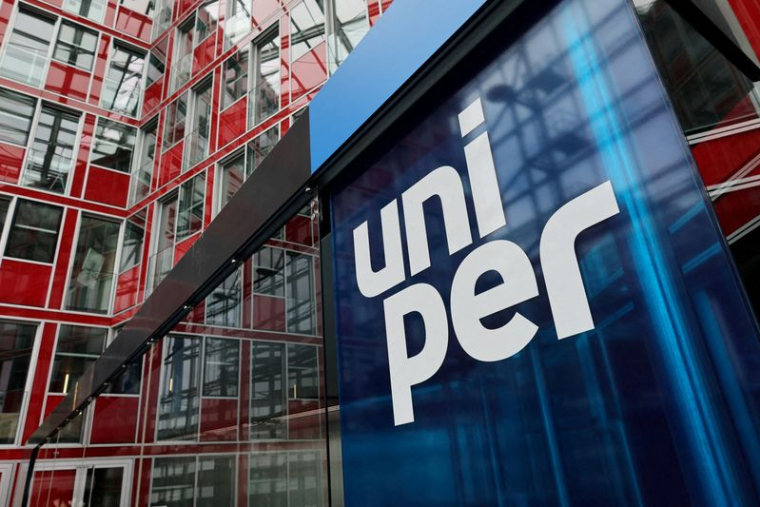 Klaus-Dieter Maubach, PDG de l'entreprise allemande Uniper, s'adresse aux médias à Düsseldorf