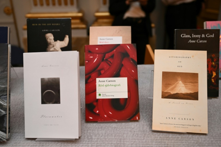 Des livres d'Anne Carson, Nobel de Littérature 2026, à Stockholm le 8 octobre 2026 ( AFP / Jonathan Nackstrand )