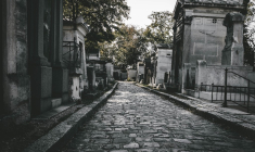 Ces monuments funéraires qui se vendent aux enchères (Crédit photo: Echo Grid - Unsplash)