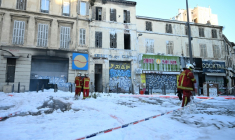 Des pompiers interviennent sur le site du Marché du Soleil, à Marseille, le 10 septembre 2026  ( AFP / Miguel MEDINA )
