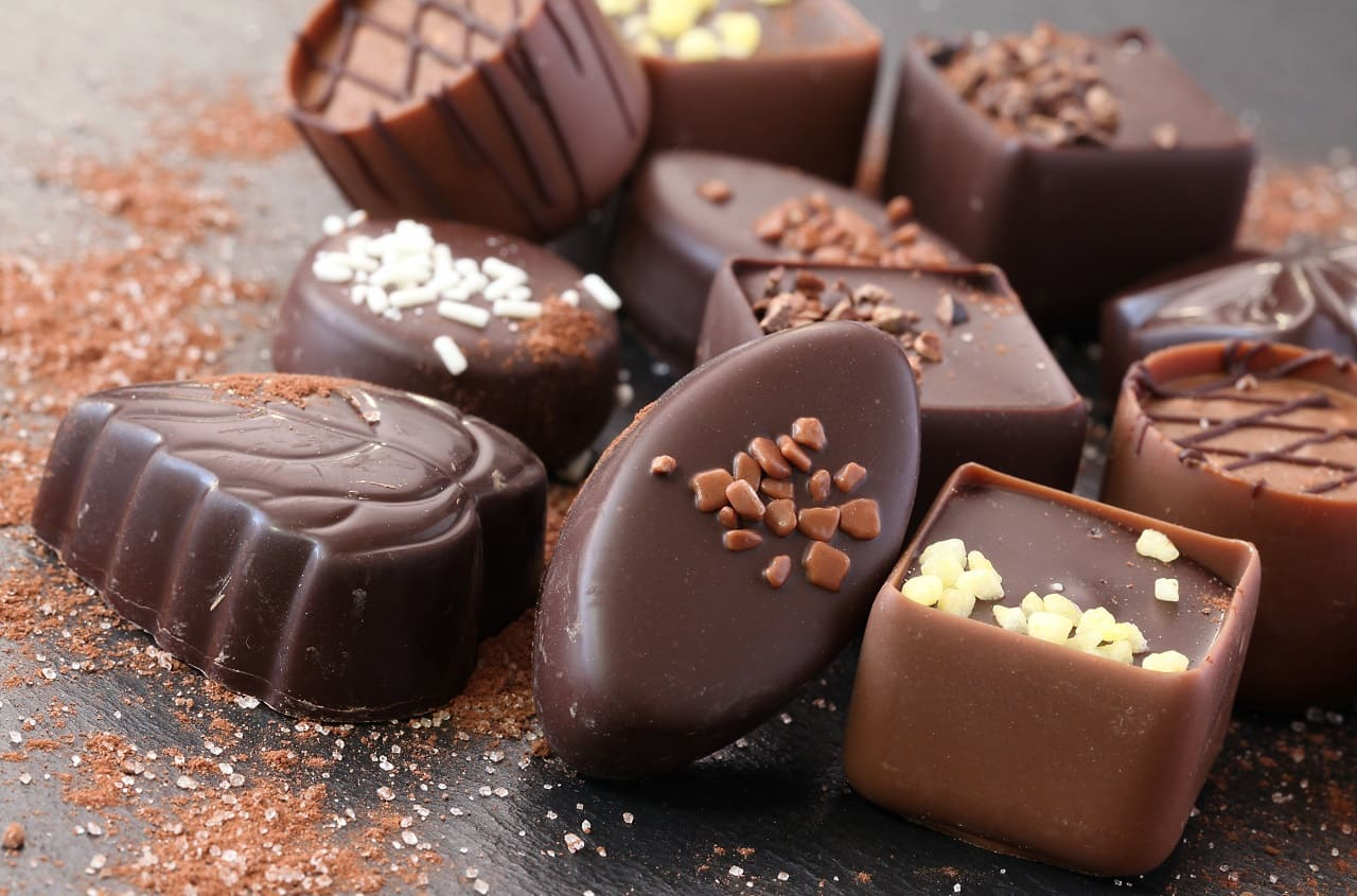 (Quels chocolats de Noël allez-vous offrir ou déguster à petits prix cette année ? - Crédit photo : Adobe Stock)