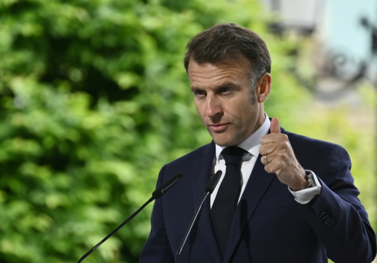 Le président français Emmanuel Macron donne une conférence de presse conjointe après une réunion des dirigeants européens à Kiev, le 10 mai 2025 ( AFP / Genya SAVILOV )