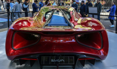 L'hypercar électrique Lotus Evija durant un festival dédié aux voitures à Beijing, en Chine, le 19 octobre 2024 ( AFP / ADEK BERRY )