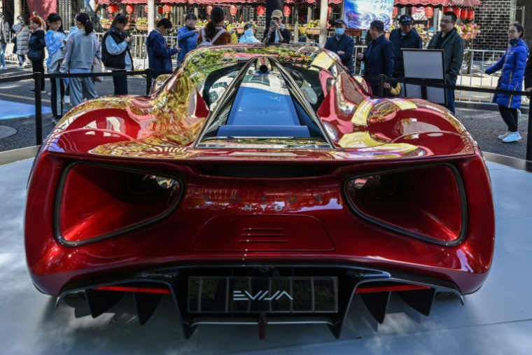 L'hypercar électrique Lotus Evija durant un festival dédié aux voitures à Beijing, en Chine, le 19 octobre 2024 ( AFP / ADEK BERRY )