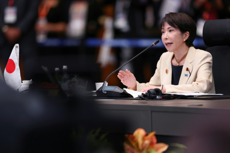 La Première ministre japonaise Sanae Takaichi s'exprime lors du sommet de l'Asean, le 26 octobre 2025 à Kuala Lumpur ( POOL / Chalinee Thirasupa )
