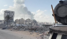 Des Palestiniens fuient Gaza-ville sous les bombardements israéliens