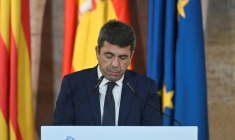 Le président de la région de Valence, Carlos Mazon, au Palau de la Generalitat de Valence, le 3 novembre 2025 ( AFP / Jose JORDAN )